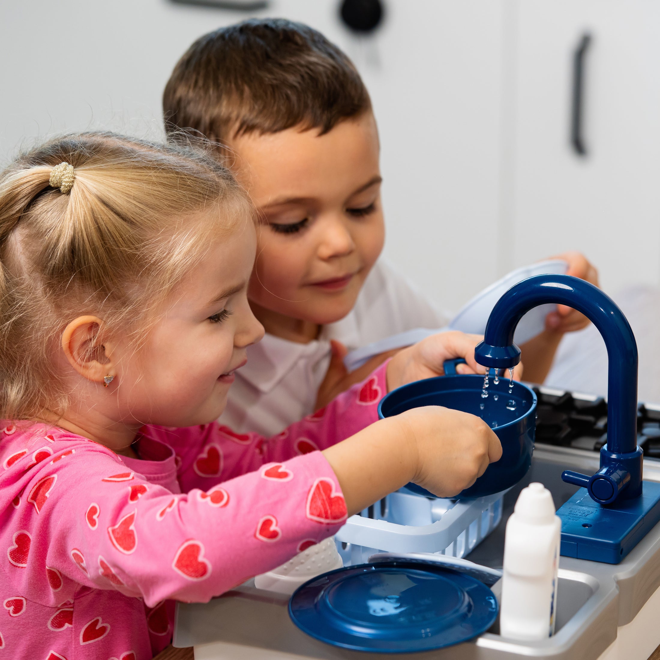 Spüle mit Wasserfunktion und Kochfeld