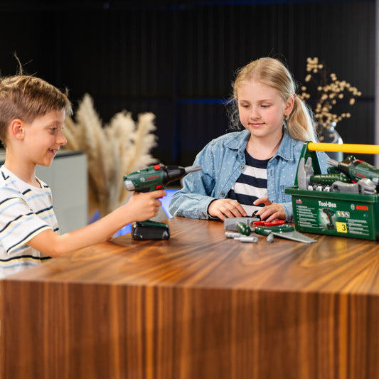 Werkzeugbox mit Akkuschrauber